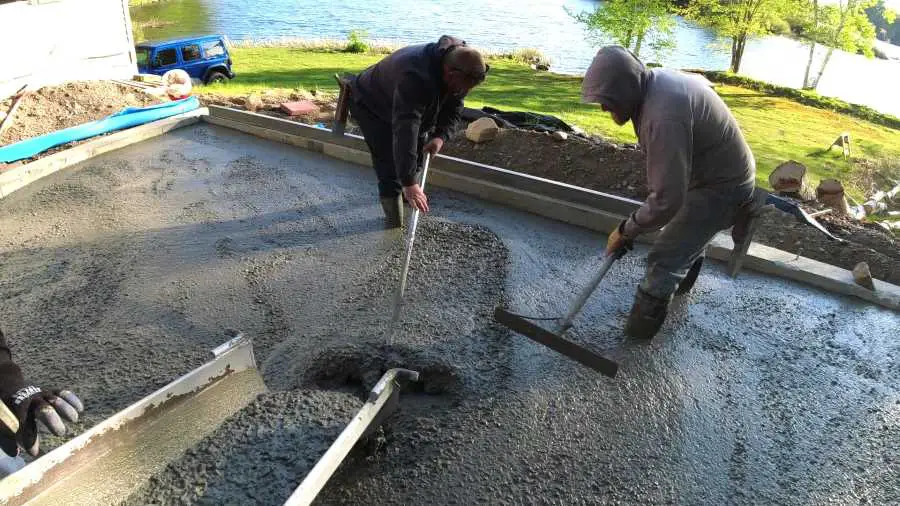 use a proper concrete design to minimize crazing on concrete