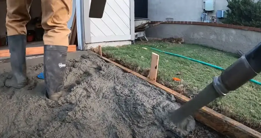 pouring a diy concrete driveway