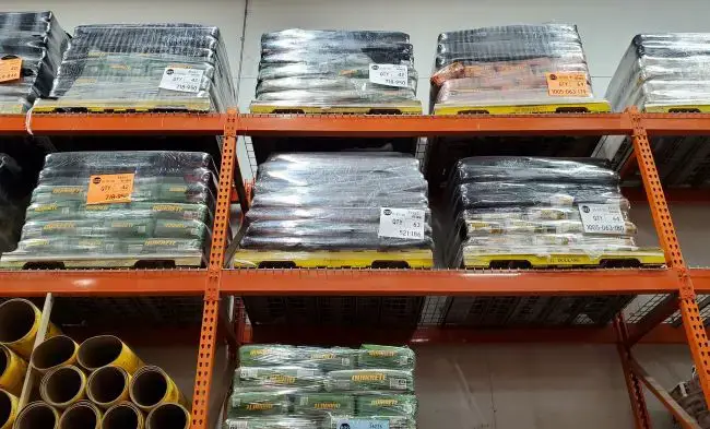 How many bags of concrete on a pallet?
