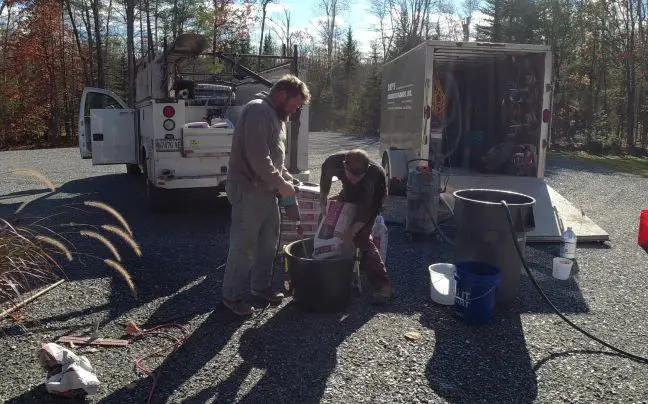 How to mix self leveling concrete