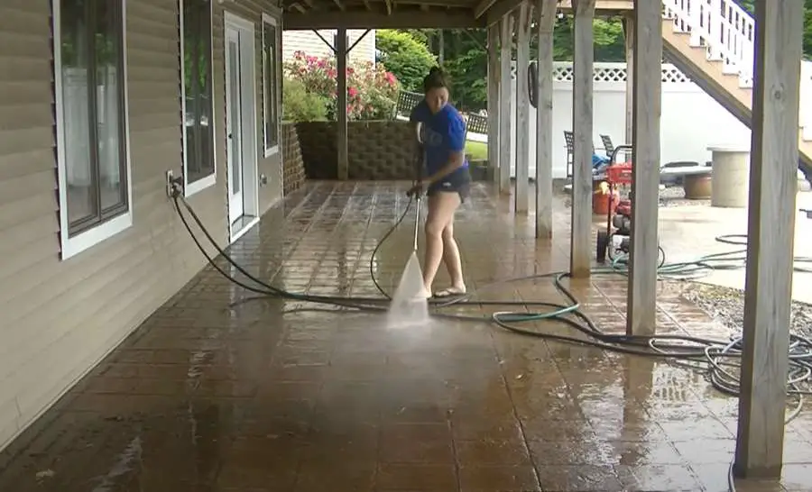 steady stream pressure rating and flow rate are important for rinsing