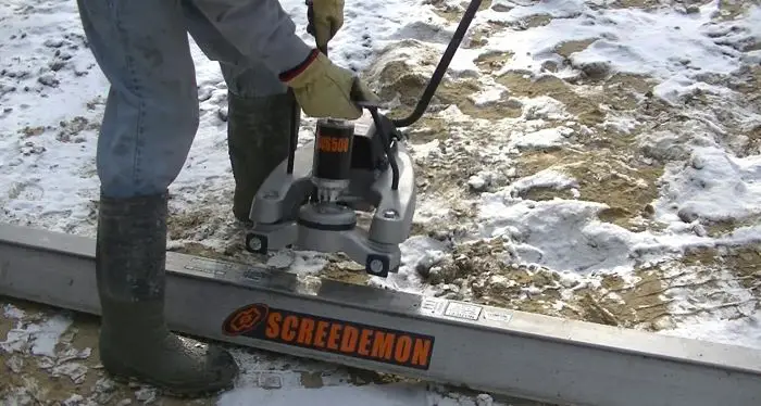 vibrating concrete screed