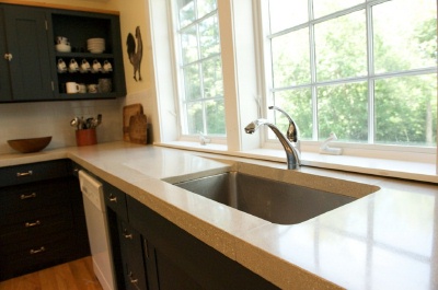 How to make a concrete countertop with glass