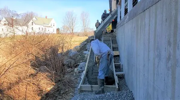 Concrete mix for a concrete ramp