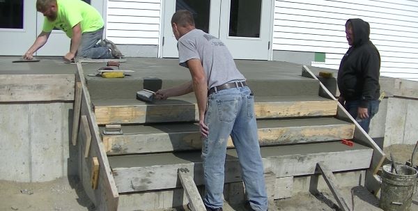How to finish concrete steps
